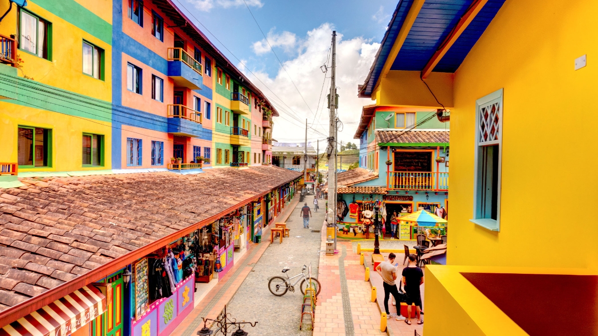 Colombian Gems, a Golden Adventure