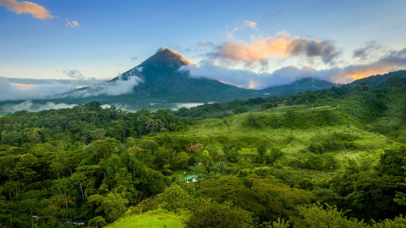 Costa-Rica-Arenal-Volcano