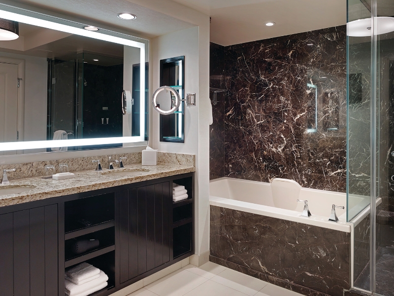 Premier Two Queen Suite Bathroom