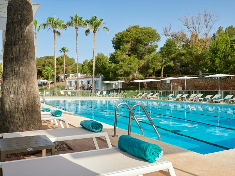 Pool Lounges