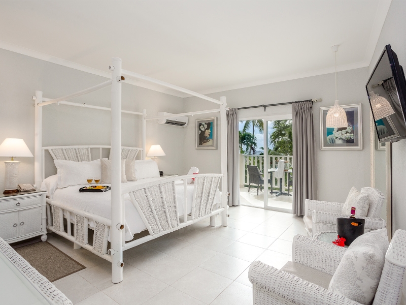 Oceanfront Honeymoon Suite