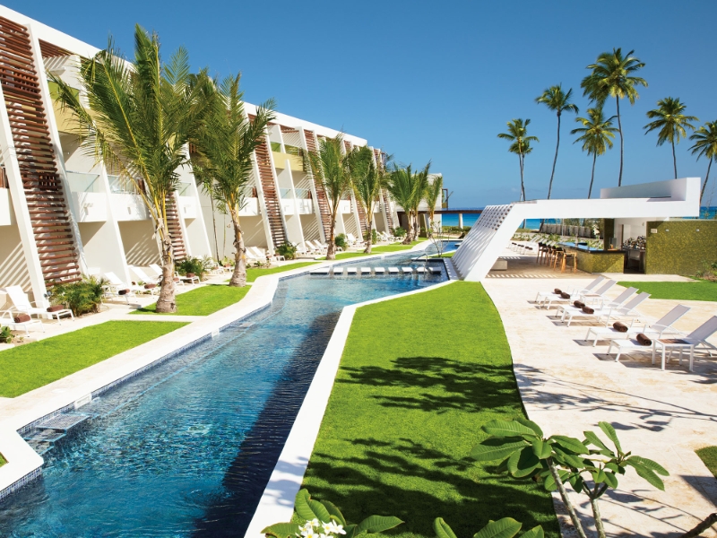 Preferred Club family pool