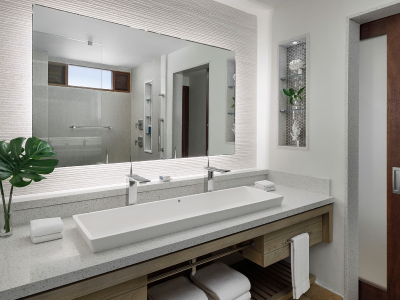 Swim up Club Luxury Room Bathroom