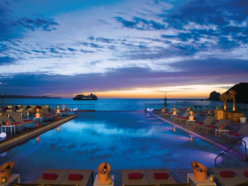 Freestyle pool Entertainment Zone