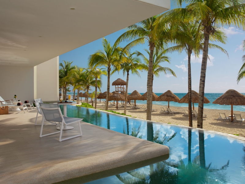 Preferred Club Master Suite Swim Out Ocean Front Terrace