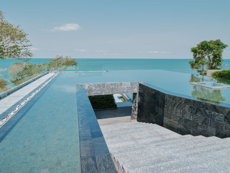 Hotel Pool