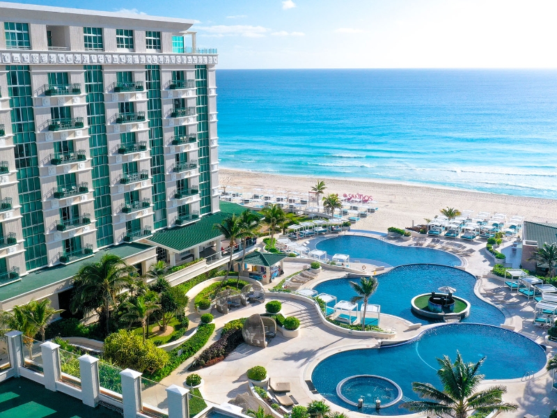 Hotel Pool Beach