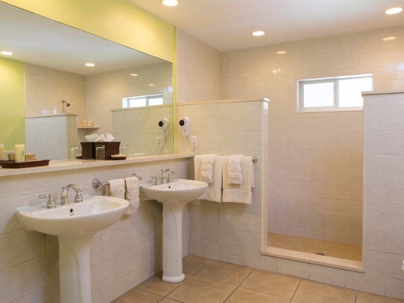 Royal Suites Bathroom