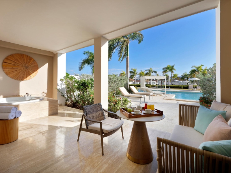 Master Suite Swim Up terrace