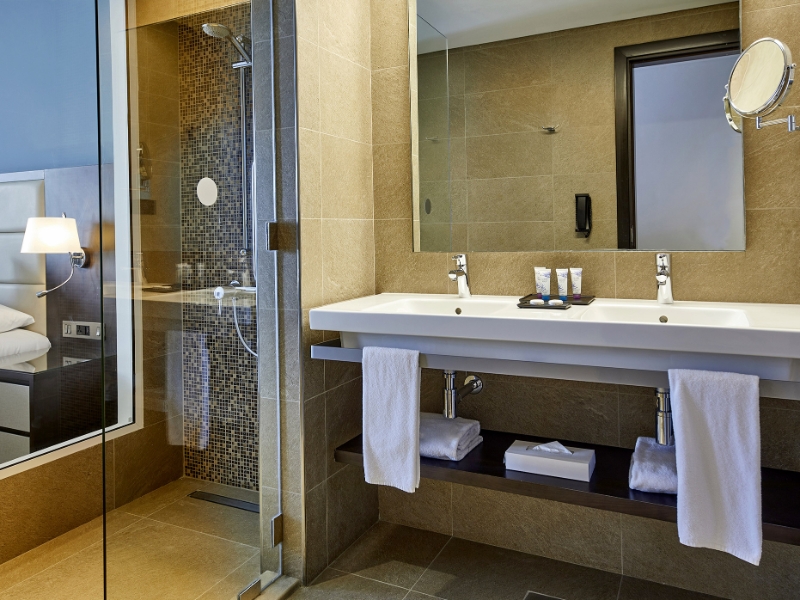Double Room Bathroom