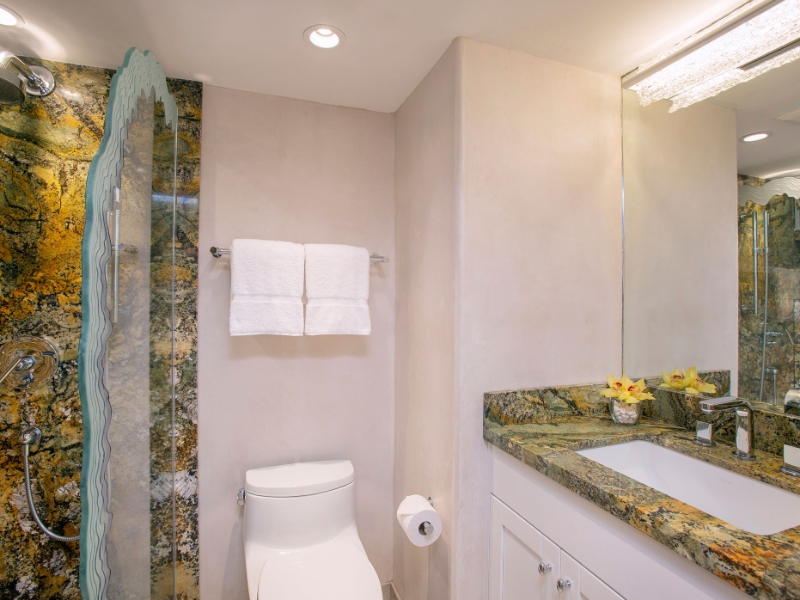Studio Oceanfront Premium Bathroom