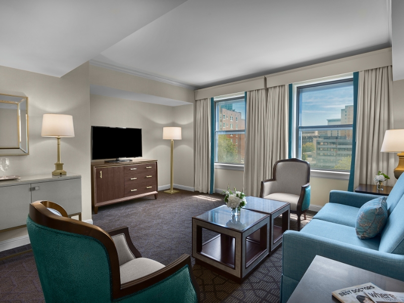 Chase King Suite Living Room