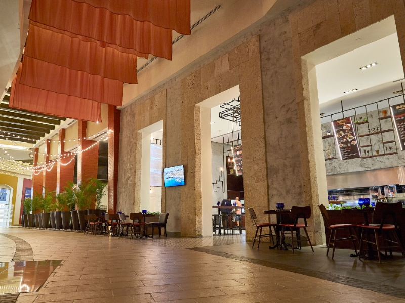 Interior Boulevard