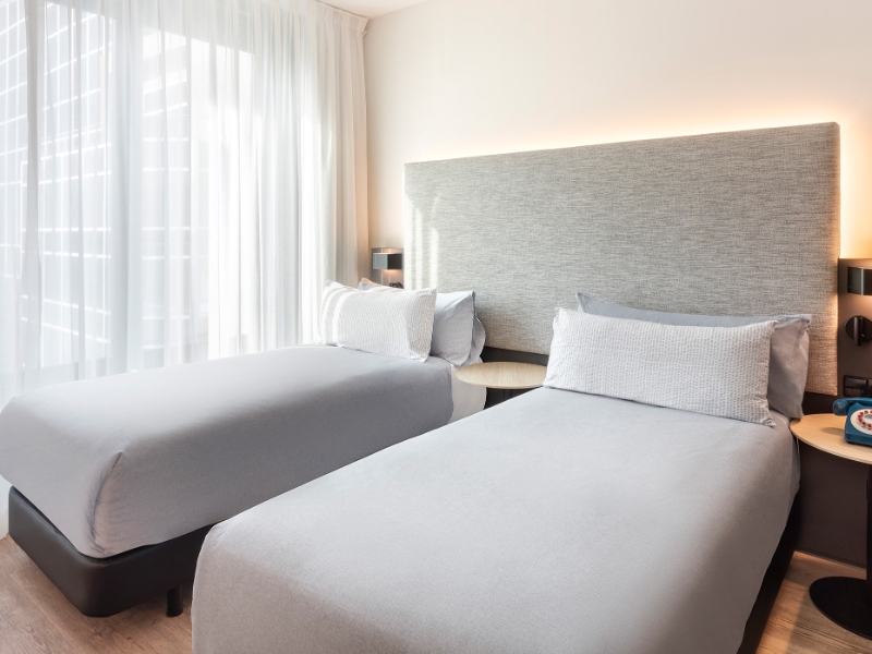 Interconecting Room