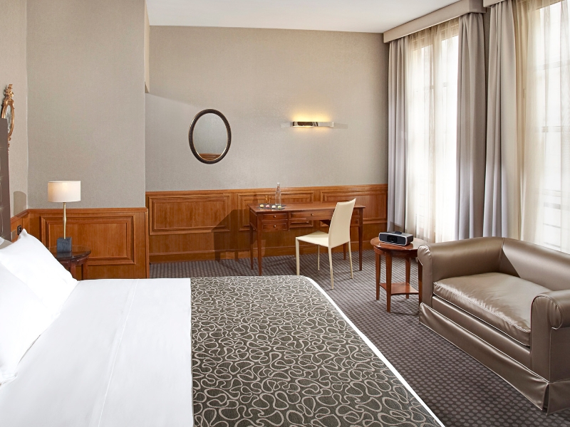 Grand Premium Room