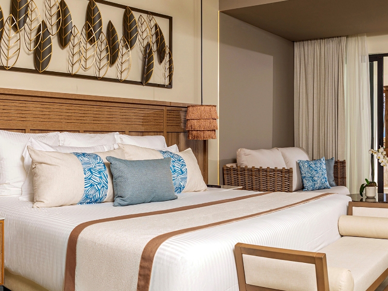 Preferred Club Junior Suite Ocean Front Swim Out