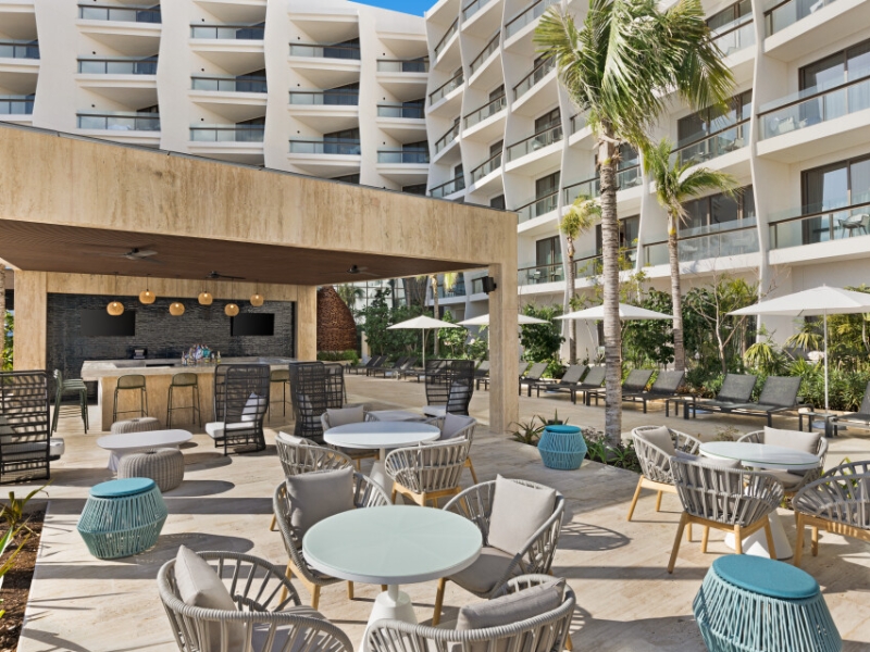 Bar Family Pool