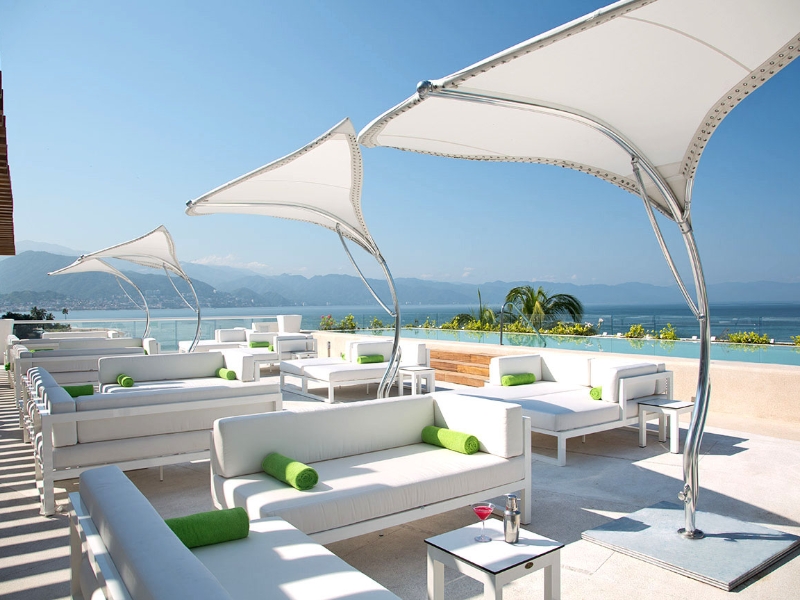 Poolside Seating
