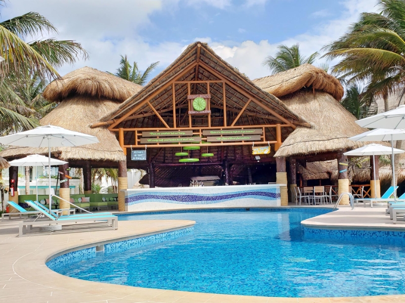 Pool Bar