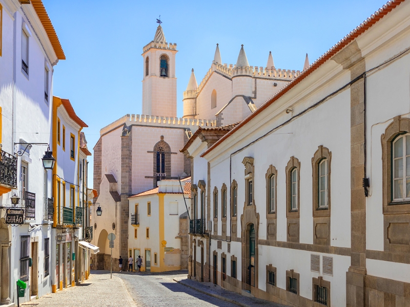 Evora