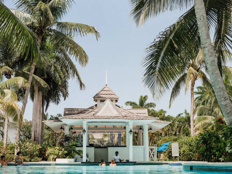 Pool Bar