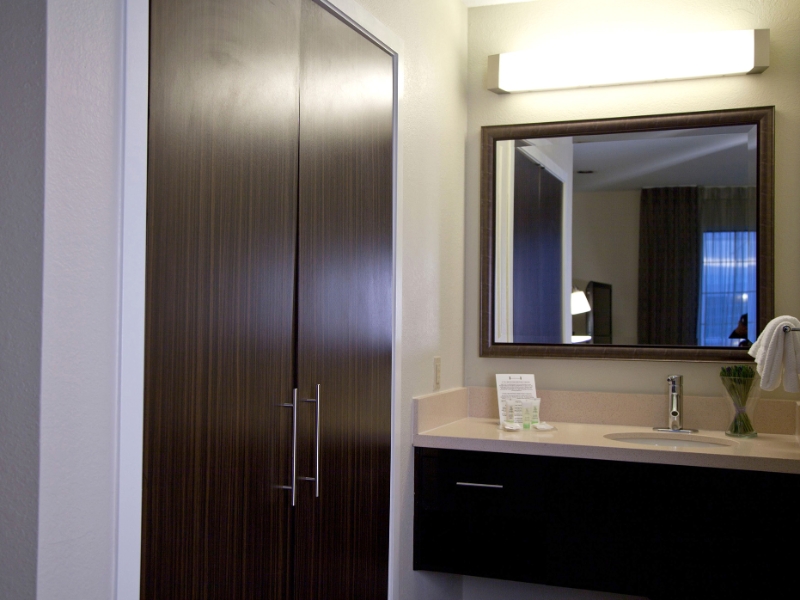 Suite Bathroom