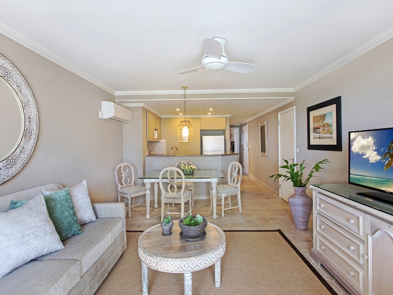Deluxe One Bedroom Suite Living Area