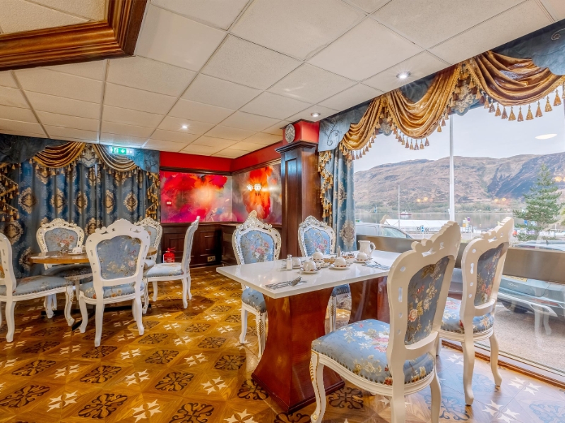 Aqua restaurant