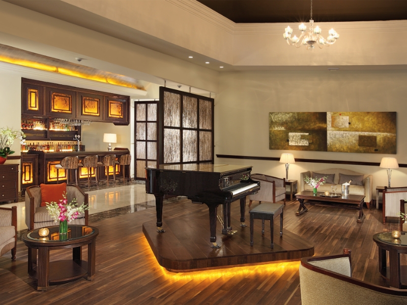 Preferred Club Bar–Exclusive Lounge