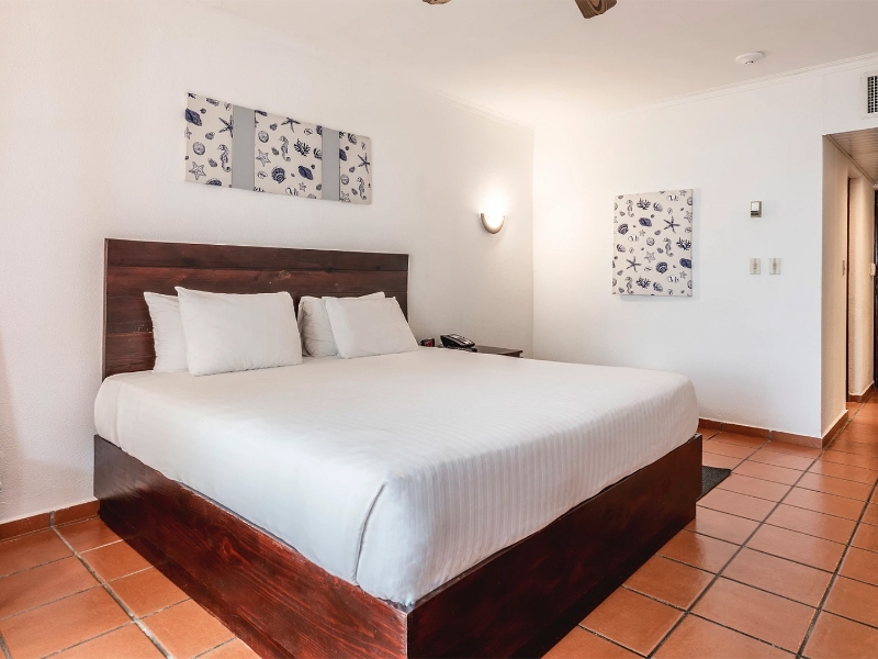 Deluxe Ocean Front Adults Club