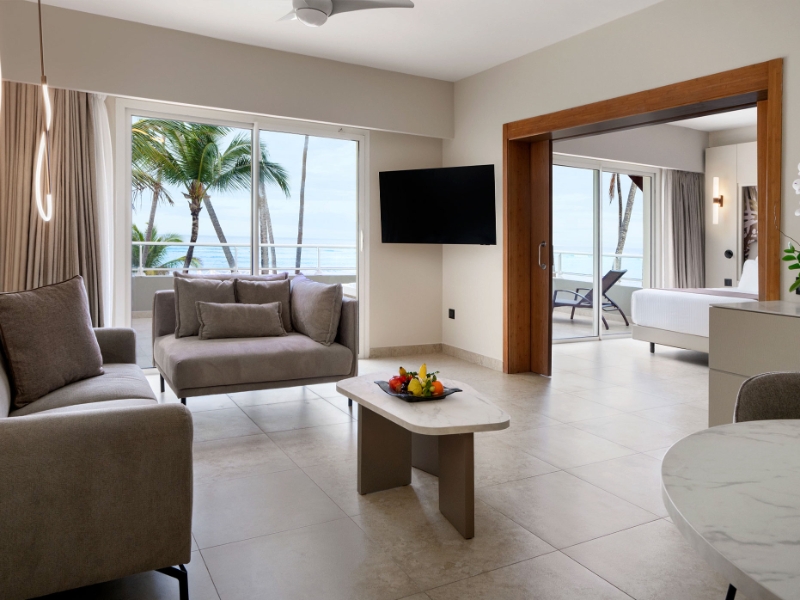 Xhale Club Master Suite Oceanfront Living Area
