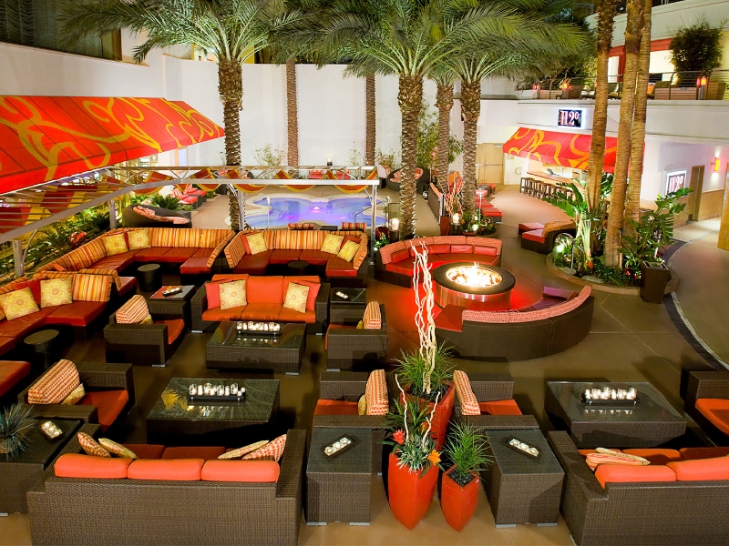 Pool Lounge