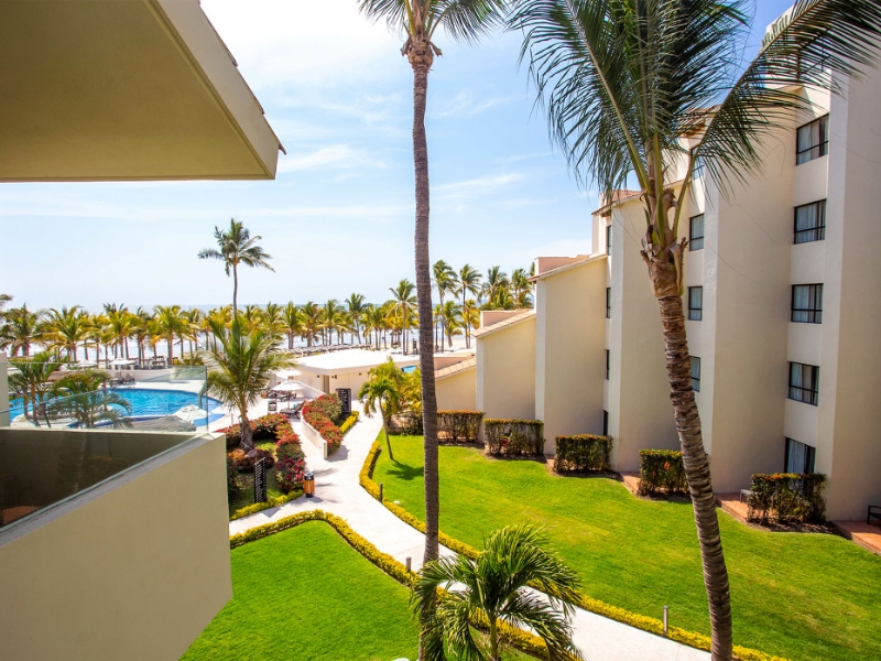 Deluxe Ocean View Room with Balcony