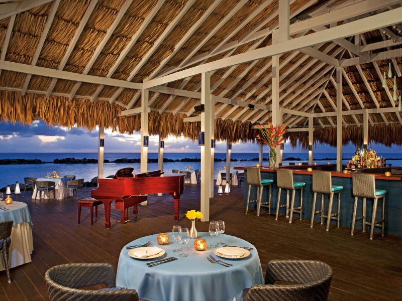 Bluewater Grill–Regional and International Cuisine