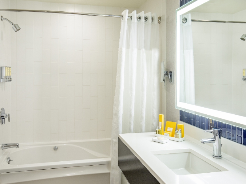 West Tower Suite Bathroom