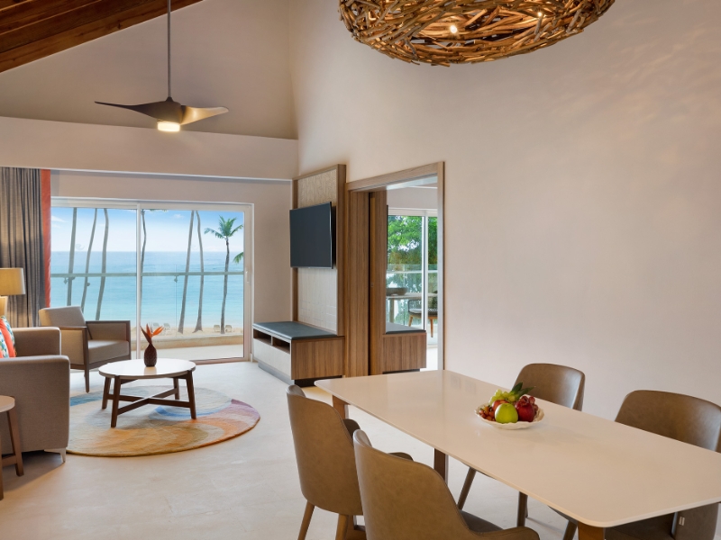 Enclave Suite Oceanfront King Living Area