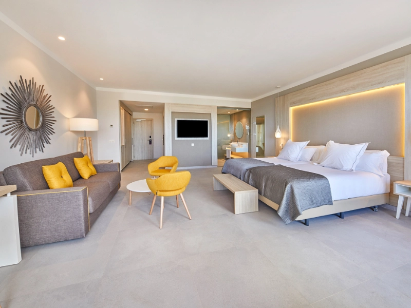 Junior Suite King Room