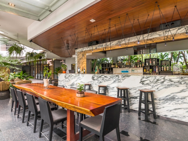 Bar