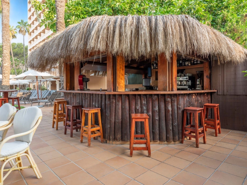 Pool Bar