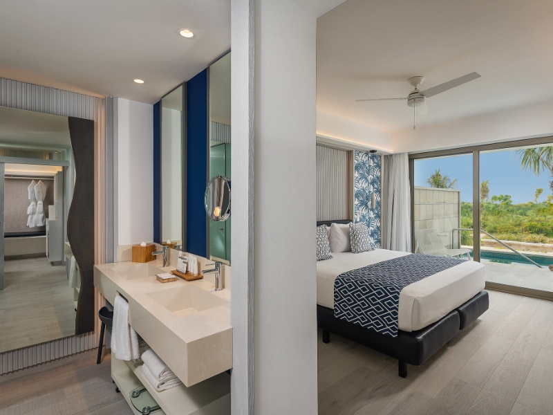 Privileged Suite and Swim Up