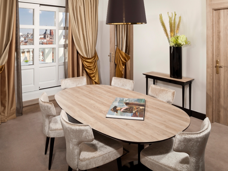 Presidential Suite Dinning Room Red Level