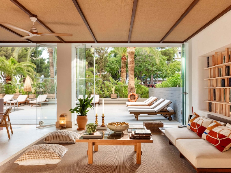 Lounge Area