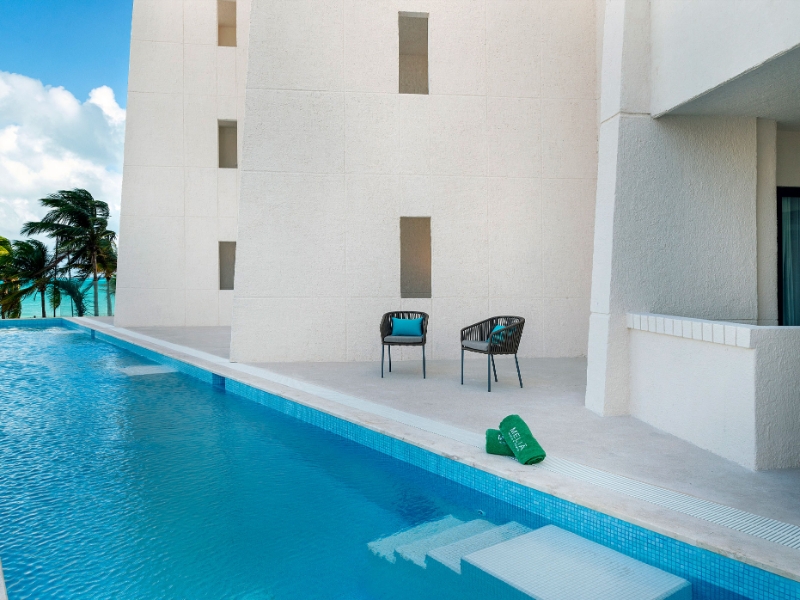The Level Swim Up