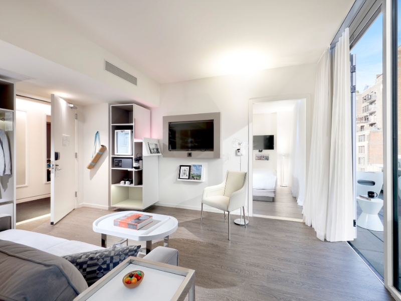 The Townhouse Suite with Terrace Living