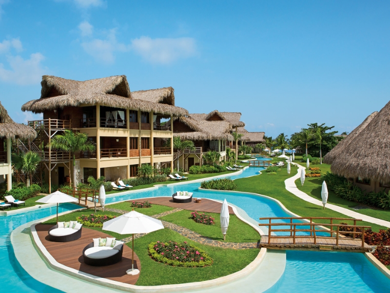 Panoramic of the pool