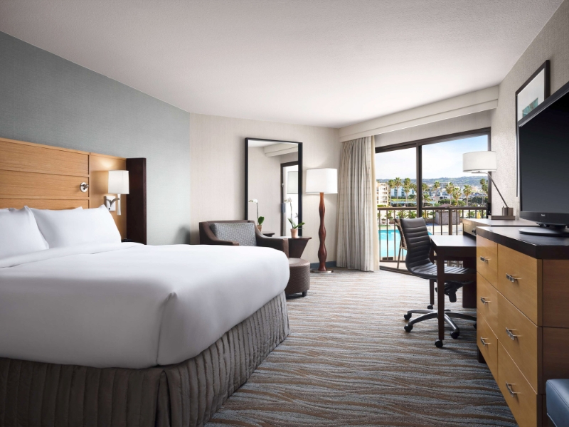 Guest Room King Pool View