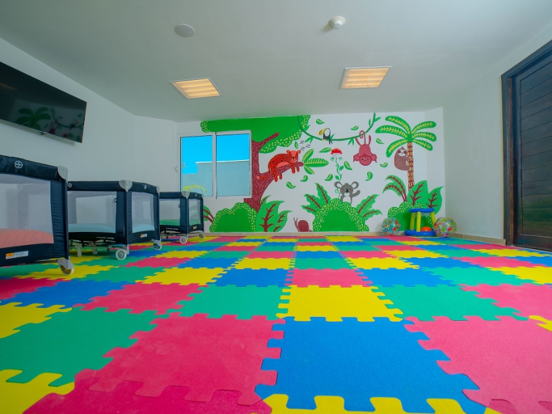 Dizzee World Interior