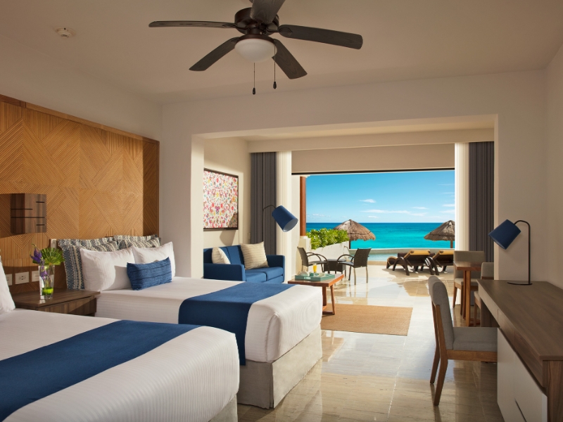 Preferred Club Junior Suite Beach Front Swim Out Double