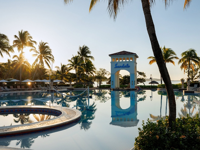 Swim up Bar Tower