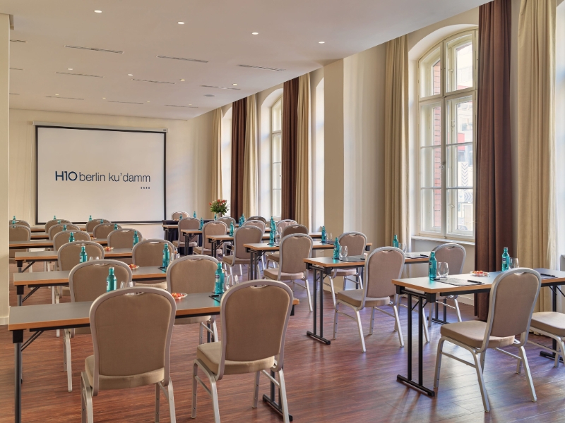Lisboa Meeting Room